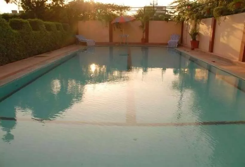 Fotos del hotel Jaipur Palace:  3