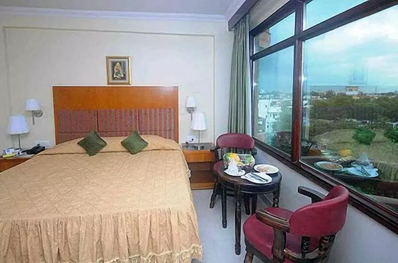 Fotos del hotel Jaipur Palace:  15