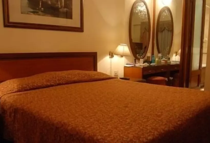 Fotos del hotel Royal Inn:  2