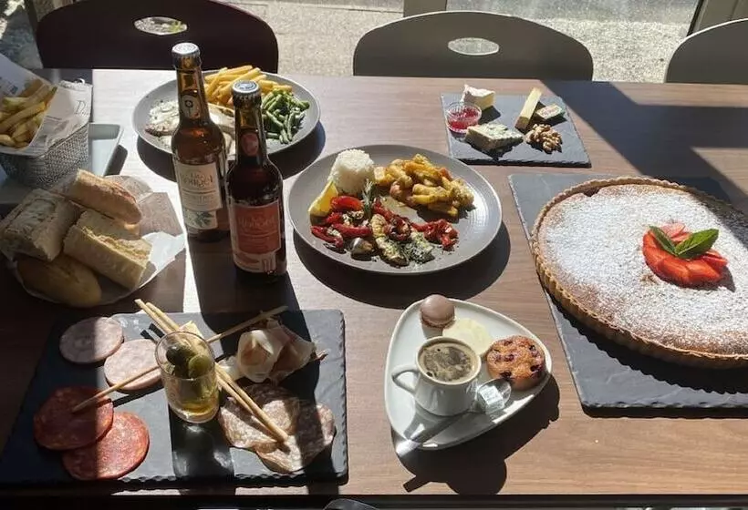 Fotos del hotel Campanile Dijon Nord  Toison D Or:  6