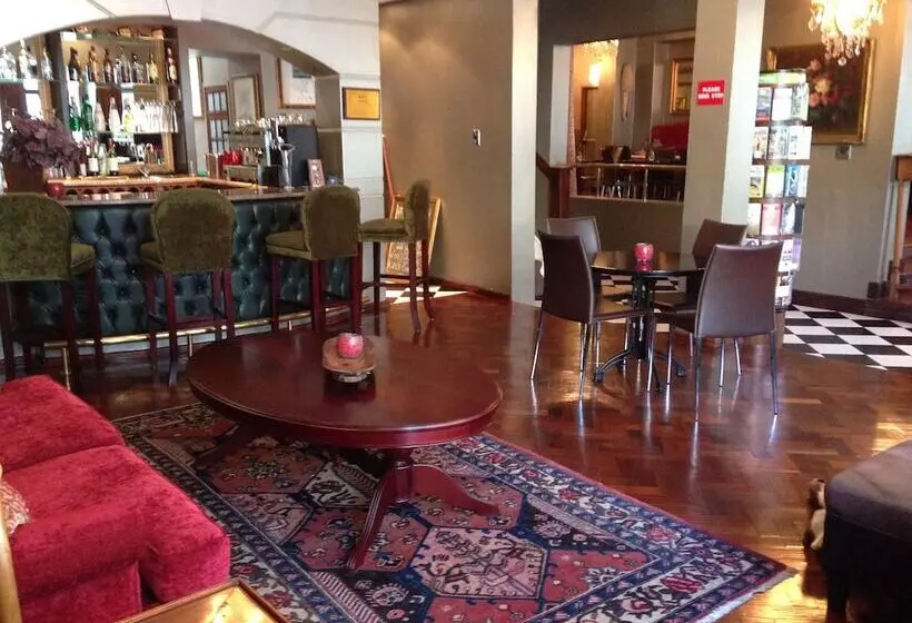 Fotos del hotel Tudor Hotel:  4