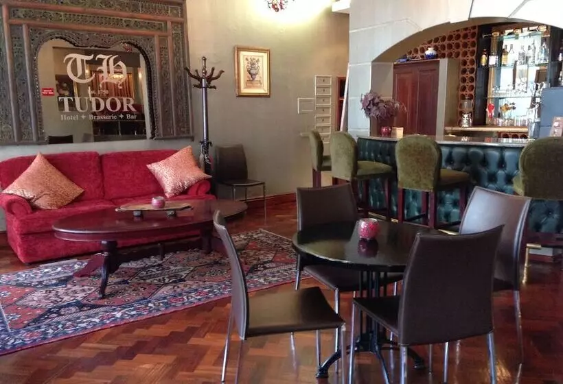 Fotos del hotel Tudor Hotel:  2