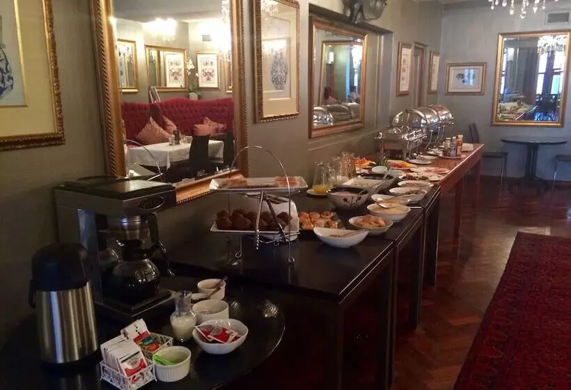 Fotos del hotel Tudor Hotel:  8