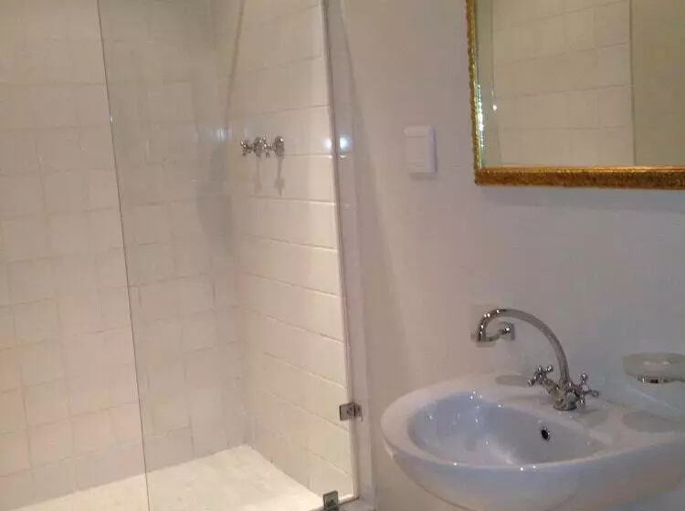 Fotos del hotel Tudor Hotel:  10