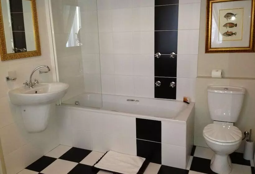 Fotos del hotel Tudor Hotel:  14