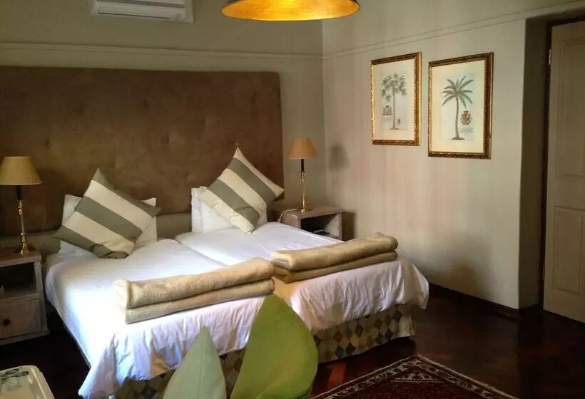 Fotos del hotel Tudor Hotel:  13