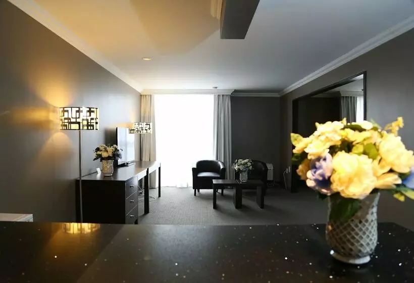 Fotos del hotel Edward  North York:  14