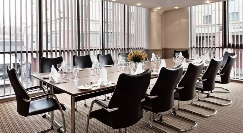 Fotos del hotel Millennium & Copthorne Hotels At Chelsea Football Club:  12