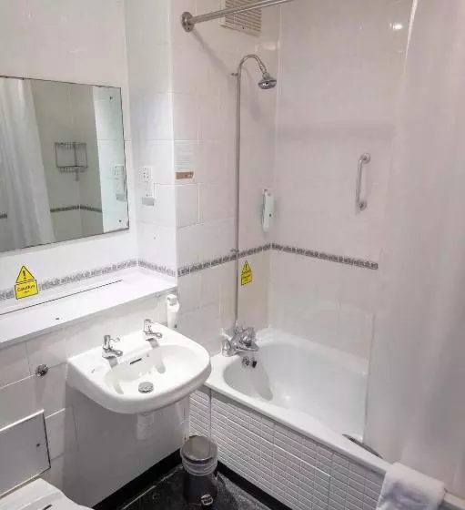 Fotos del hotel Rising Sun Hotel By Greene King Inns:  9