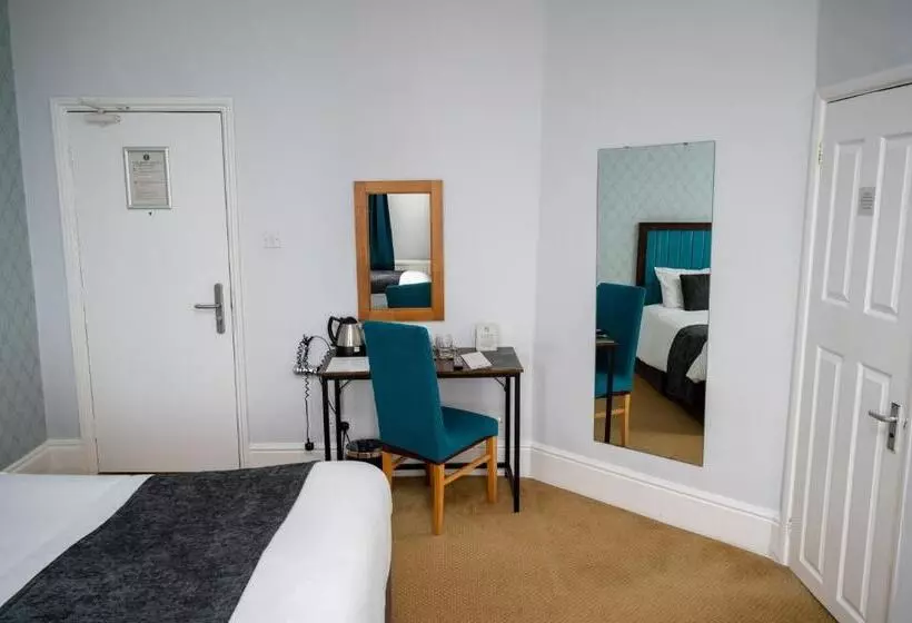 Fotos del hotel Rising Sun Hotel By Greene King Inns:  18