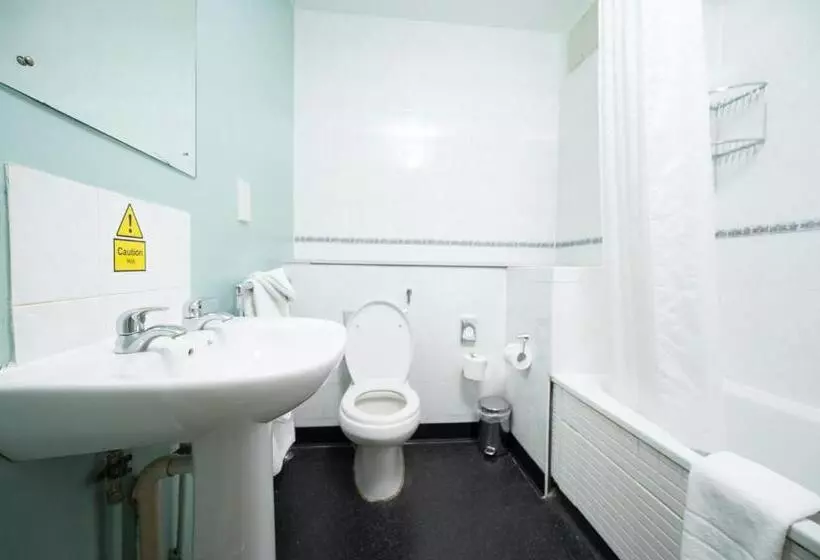 Fotos del hotel Rising Sun Hotel By Greene King Inns:  3