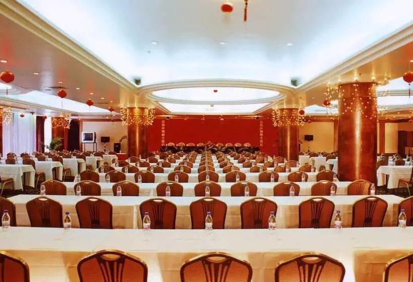 Fotos del hotel Golden Coast Lawton:  4