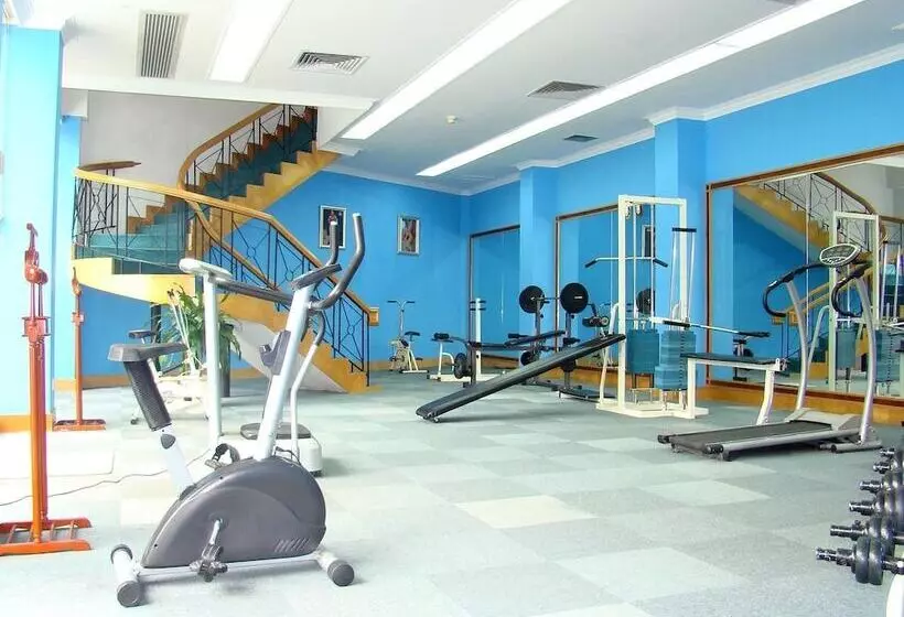 Fotos del hotel Golden Coast Lawton:  3