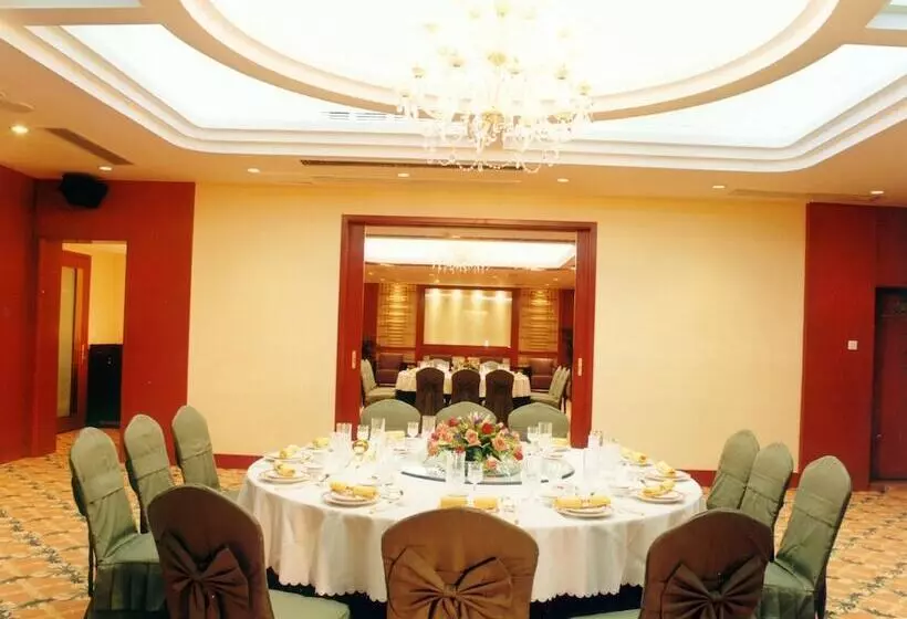 Fotos del hotel Golden Coast Lawton:  7