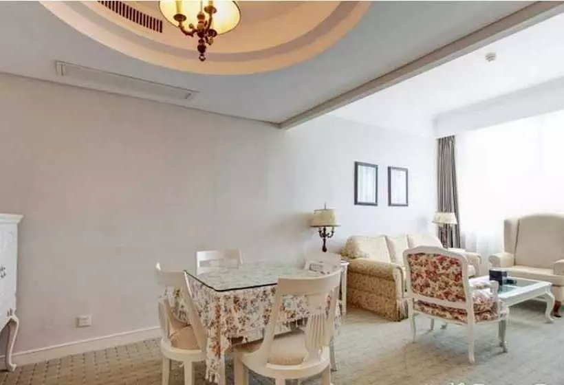 Fotos del hotel Golden Coast Lawton:  24