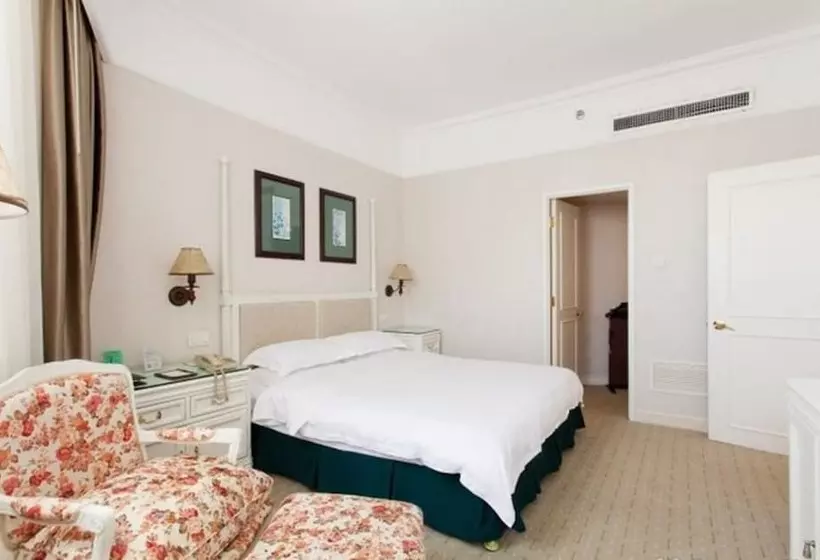 Fotos del hotel Golden Coast Lawton:  18