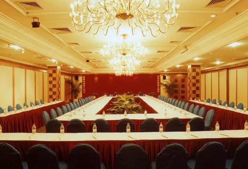 Fotos del hotel Golden Coast Lawton:  11