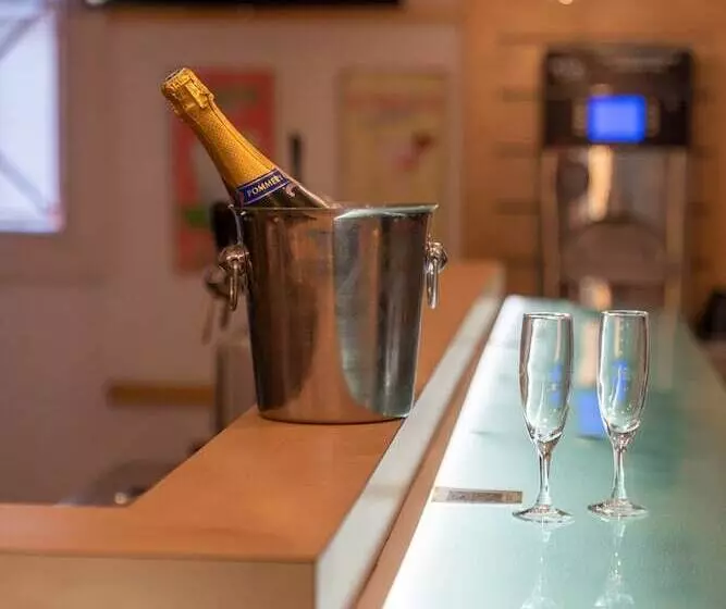 Fotos del hotel Easy Nice Palais Des Congrès – Old Town:  3