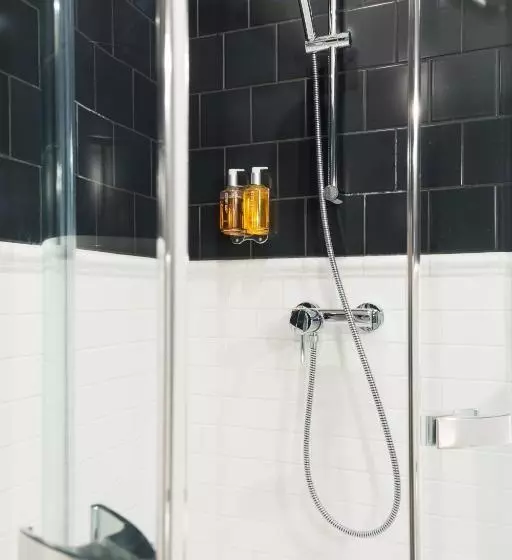 Fotos del hotel Hôtel Silky By Happyculture:  21