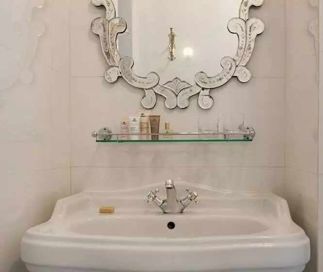 Fotos del hotel Hôtel Mathis Elysées:  16