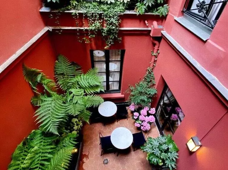 Fotos del hotel Hôtel Bourg Tibourg:  7