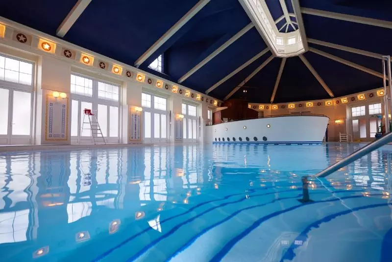 Fotos del hotel Disney S Newport Bay Club®:  3