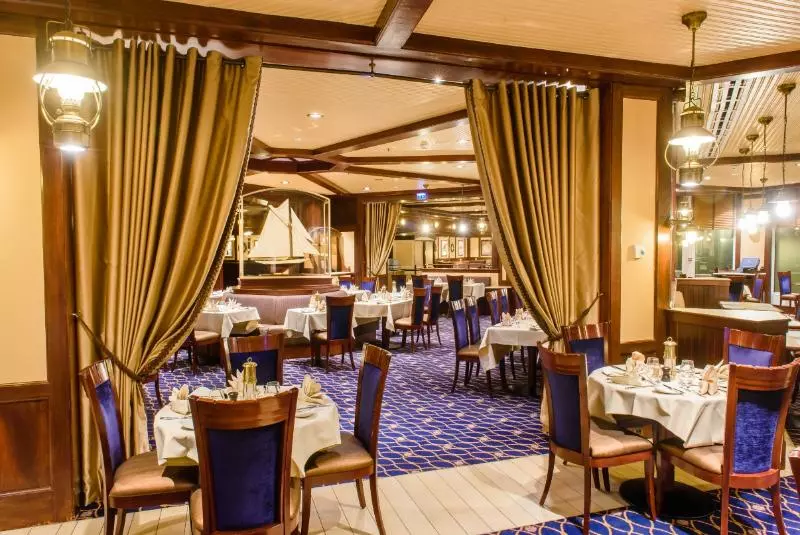 Fotos del hotel Disney S Newport Bay Club®:  13