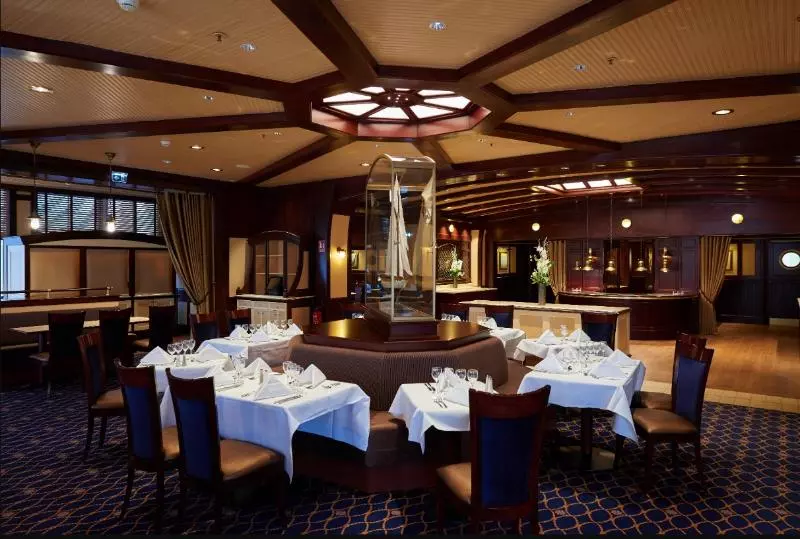 Fotos del hotel Disney S Newport Bay Club®:  5