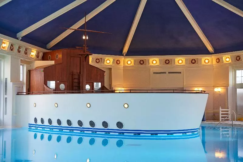 Fotos del hotel Disney S Newport Bay Club®:  6