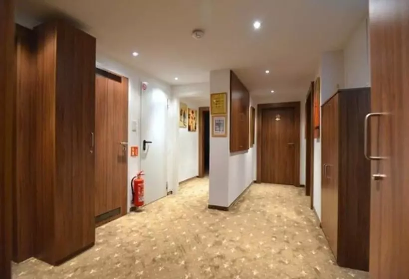 Fotos del hotel Und Restaurant Löwenbräu Köln:  2