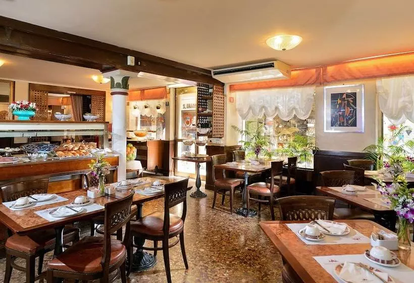 Fotos del hotel Ambassador Tre Rose:  10