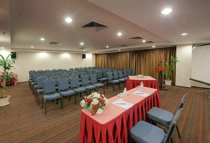 Fotos del hotel Crystal Crown Hotel Jb:  23