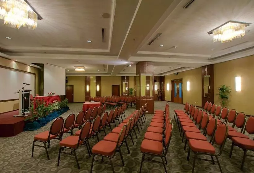 Fotos del hotel Crystal Crown Hotel Jb:  20