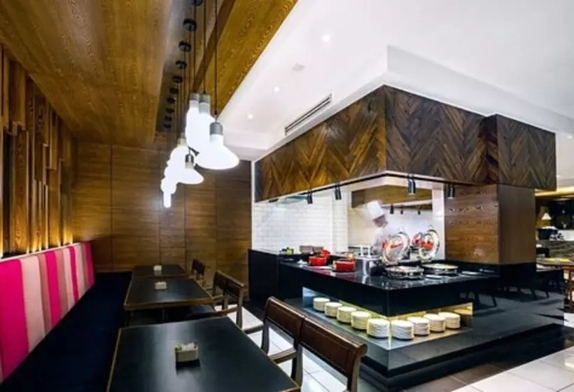 Fotos del hotel Crystal Crown Hotel Jb:  25