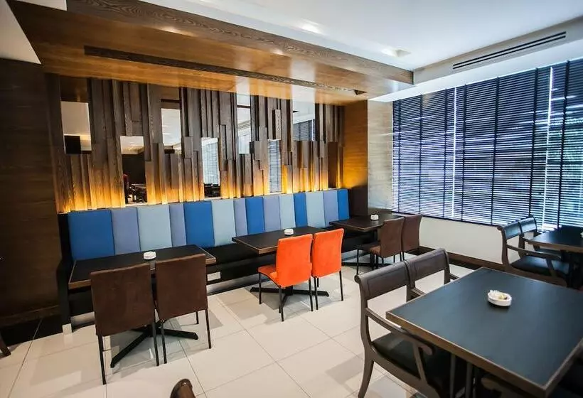 Fotos del hotel Crystal Crown Hotel Jb:  3