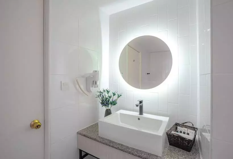 Fotos del hotel Crystal Crown Hotel Jb:  17