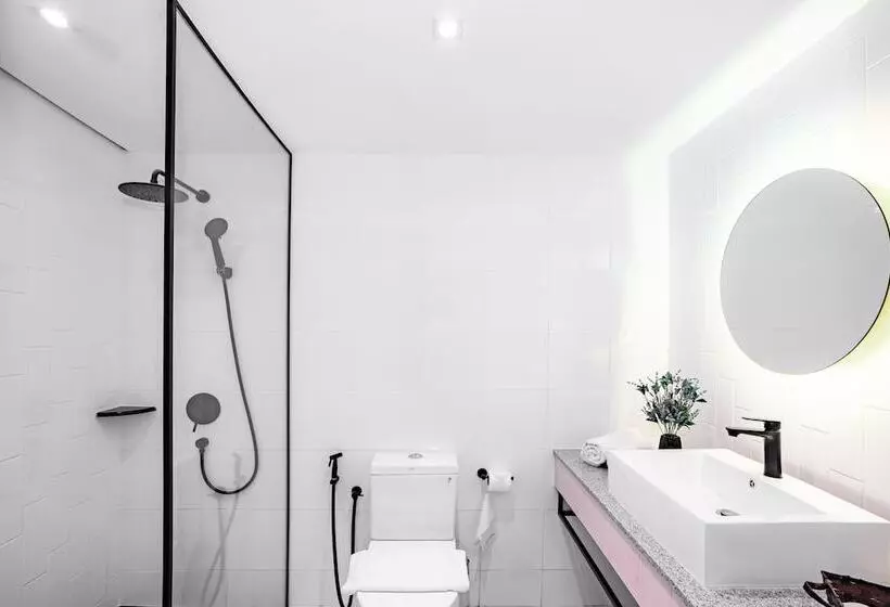 Fotos del hotel Crystal Crown Hotel Jb:  8