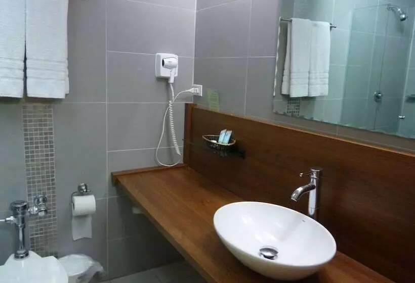 Fotos del hotel Tower House Suites:  10