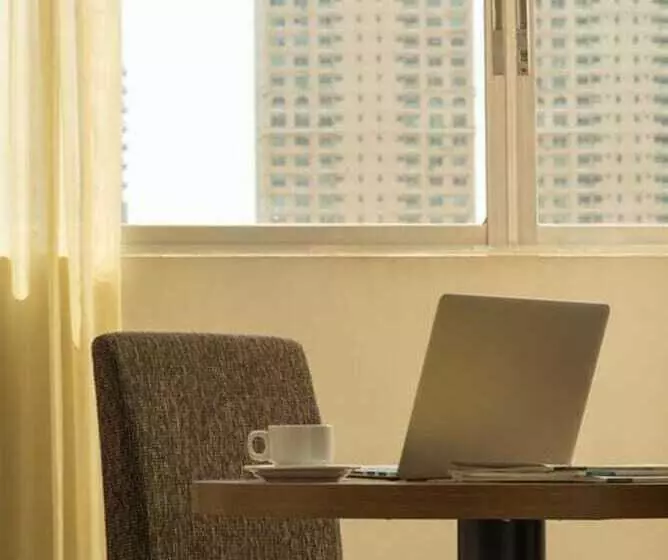 Fotos del hotel Tower House Suites:  17