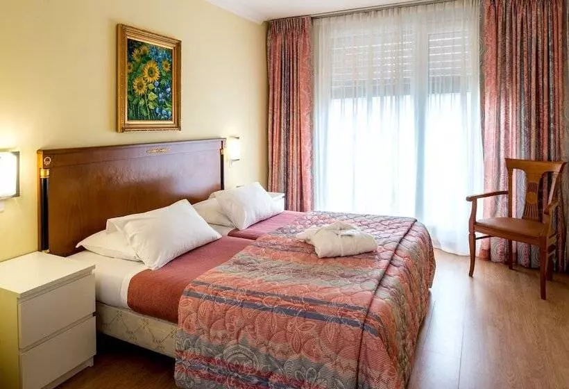 Fotos del hotel Churchill:  11