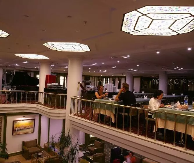 Fotos del hotel Istanbul Royal:  3