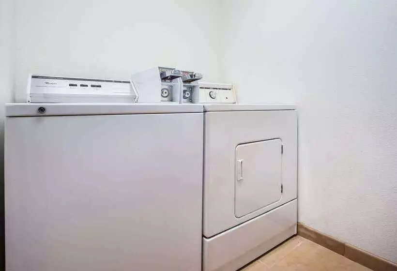 Fotos del hotel Days Inn By Wyndham Seattle Aurora:  8