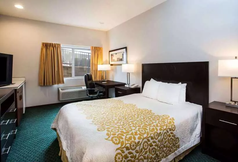 Days Inn By Wyndham Seattle Aurora