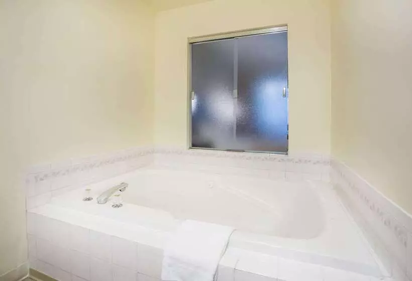 Fotos del hotel Days Inn By Wyndham Seattle Aurora:  10