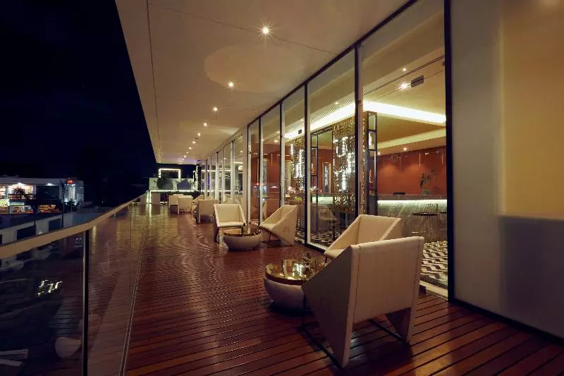 Fotos del hotel Number One Oxford Street Hotel And Suites:  2