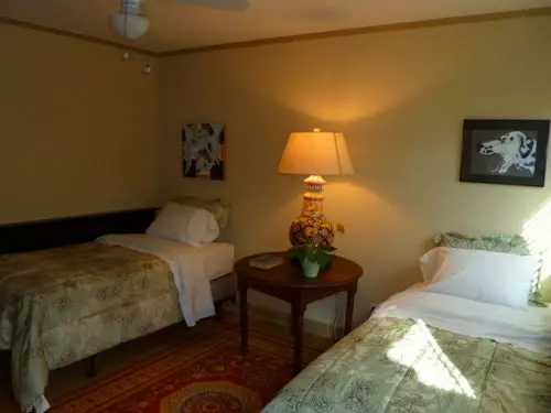 Robins Nest Bed & Breakfast Inn