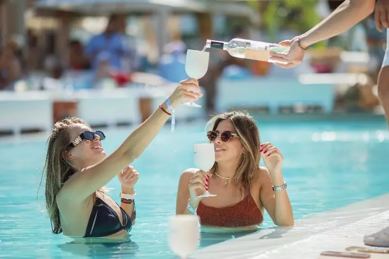 Fotos del hotel Nikki Beach Montenegro:  3