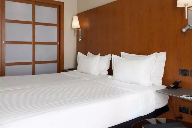 Fotos del hotel B&B Hotel Zaragoza Los Enlaces Estación:  17