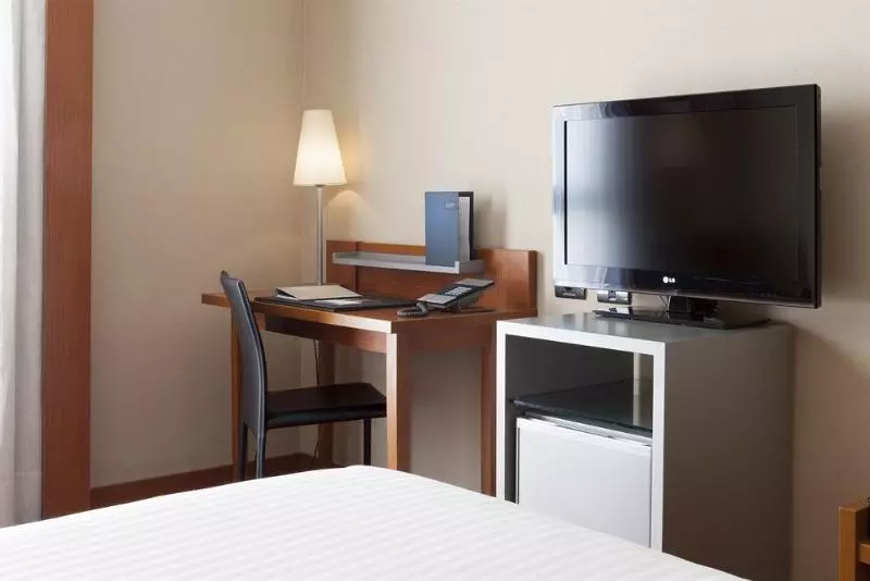 Fotos del hotel B&B Hotel Zaragoza Los Enlaces Estación:  18