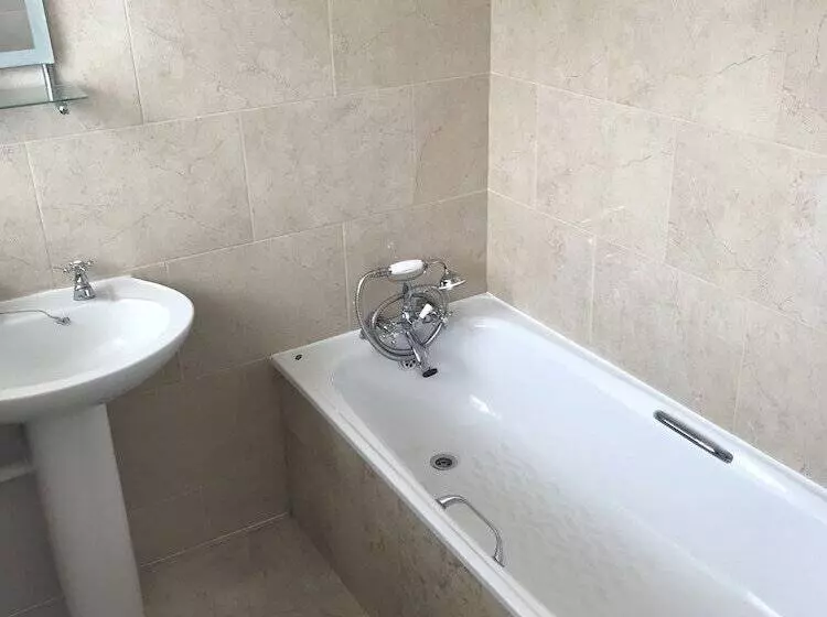 Fotos del hotel Hollies Guest House:  7